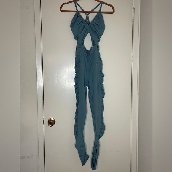 NWOT Free People Movement Balancing Act Onesie Sizes S & M - Picture 3 of 8